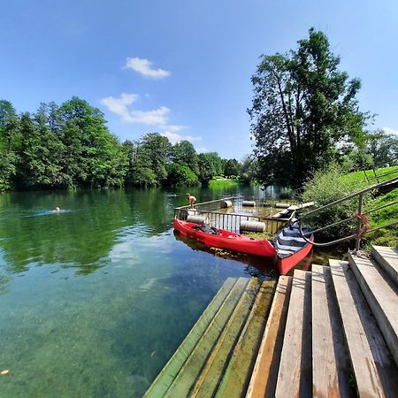 Pocitniska Hisa Parkfield Dragovan Метліка Екстер'єр фото
