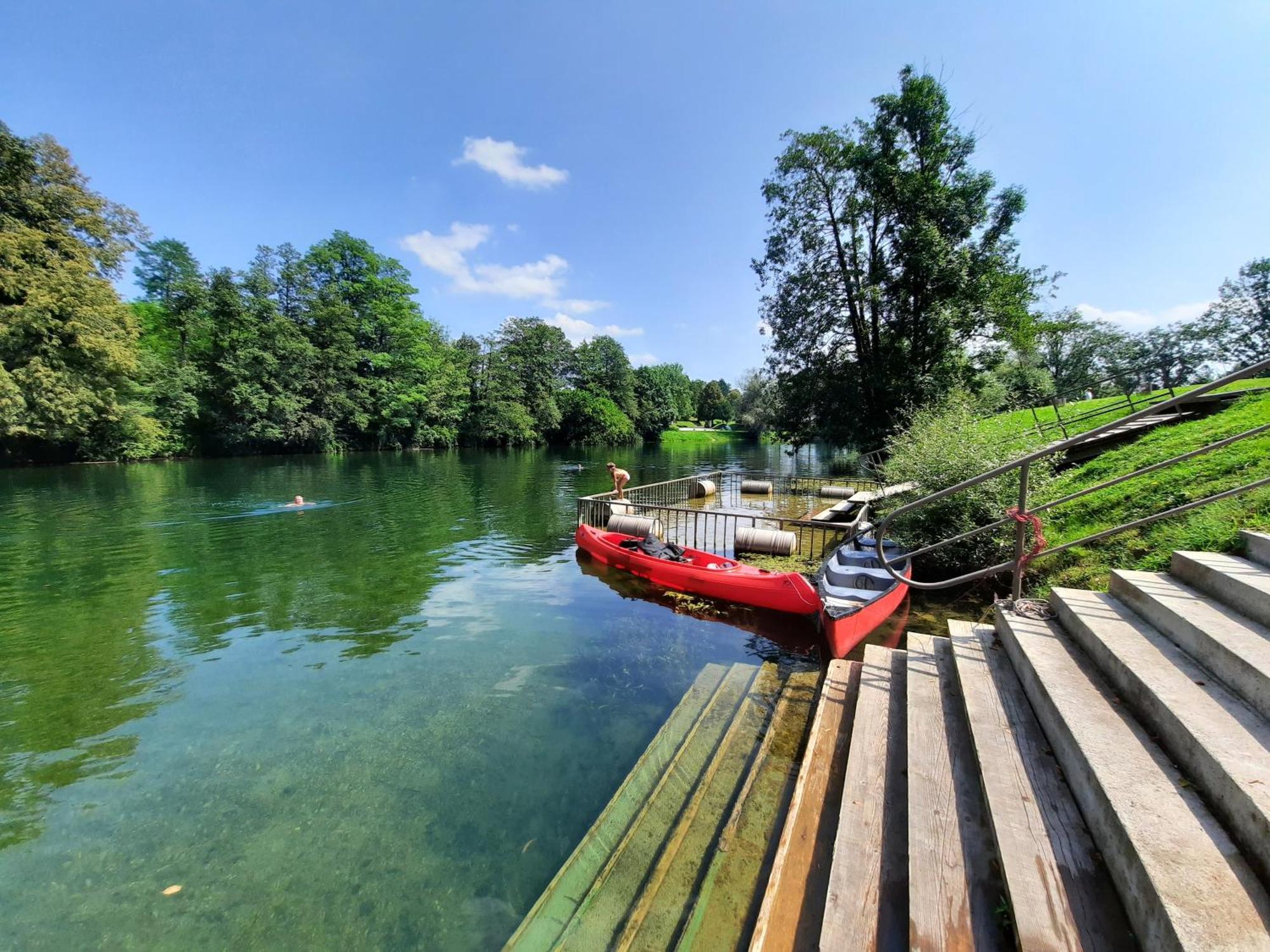 Pocitniska Hisa Parkfield Dragovan Метліка Екстер'єр фото